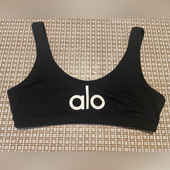 ALO Yoga Ambient Logo Sports Bra Black With White Logo Medium EUC - Picture 2 of 8
